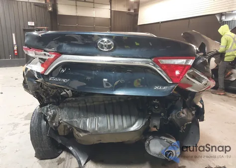 2015 Toyota Camry Xle z USA, uszkodzony, nr VIN 4T4BF1FK7FR464315